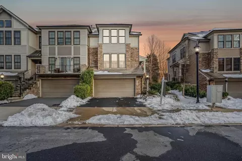 23514 Epperson Sq, Brambleton, VA 20148