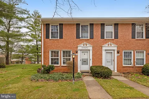 133 N Baylor Dr, Sterling, VA 20164