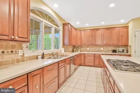 19783 Willowdale Pl, Ashburn, VA 20147 photo 22