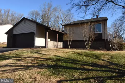 231 Penny Ln, Sterling, VA 20164