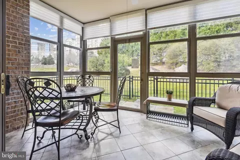 19350 Magnolia Grove Sq #103, Leesburg, VA 20176
