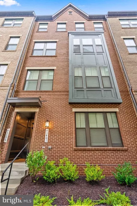 43399 Radford Divide Ter, Ashburn, VA 20148