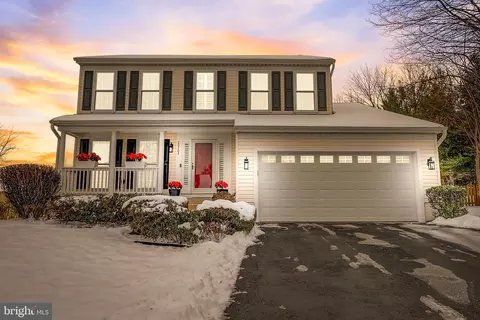 20702 Mandalay Ct, Ashburn, VA 20147 photo 2