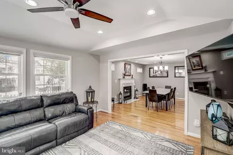 20702 Mandalay Ct, Ashburn, VA 20147 photo 16
