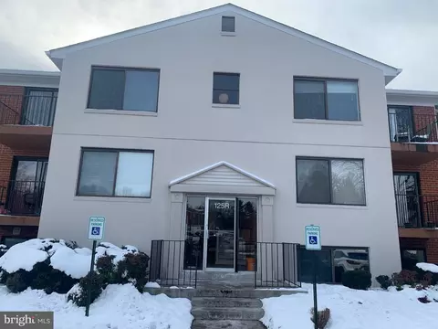 125 R Clubhouse Dr SW #4, Leesburg, VA 20175