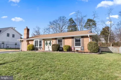 1007 S Ironwood Rd, Sterling, VA 20164