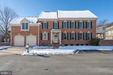 18479 Lanier Island Sq, Leesburg, VA 20176