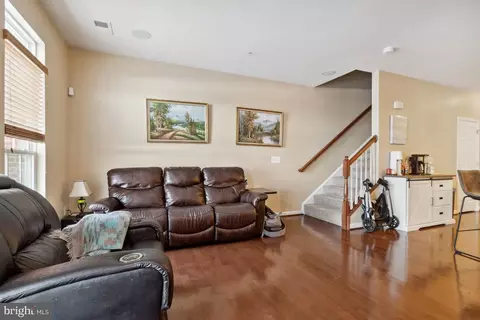 43837 Centergate Dr, Ashburn, VA 20148 photo 5