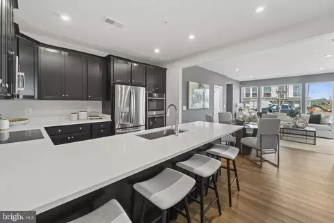 43797 Middleway Ter, Ashburn, VA 20147
