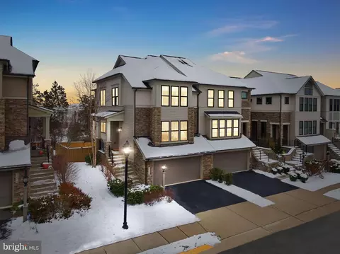 23558 Epperson Sq, Brambleton, VA 20148