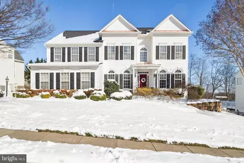 21516 Glebe View Dr, Broadlands, VA 20148