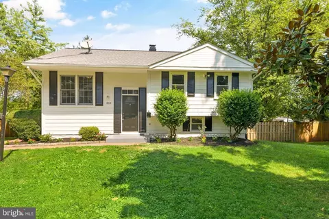 309 Prospect Dr SW, Leesburg, VA 20175