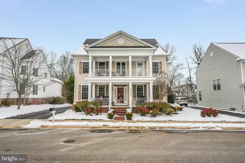 22416 Aging Oak Dr, Leesburg, VA 20175