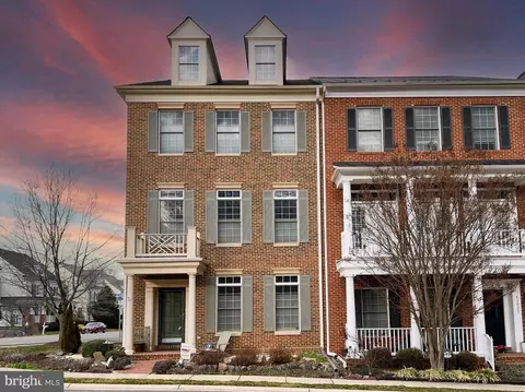 41050 Dorati Sq, Leesburg, VA 20175