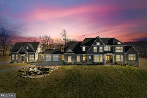 15958 Clarkes Gap Rd, Waterford, VA 20197