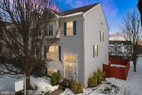 20302 Sprucegrove Sq, Ashburn, VA 20147