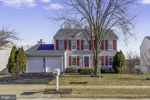 17366 Arrowood Pl, Round Hill, VA 20141