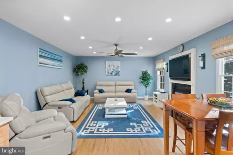 21041 Willowbrook Dr, Ashburn, VA 20147 photo 10