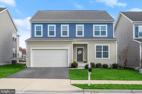 820 Mildenhall Ct, Purcellville, VA 20132