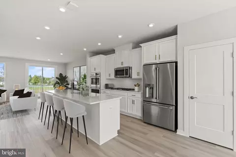 42492 Invergordon Ter, Sterling, VA 20166
