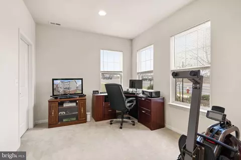 43891 Eastgate View Dr, Chantilly, VA 20152 photo 9