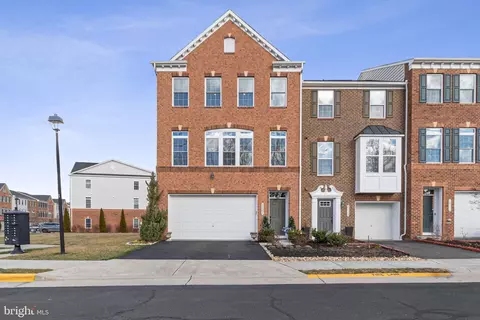 26098 Huntwick Glen Sq, Aldie, VA 20105