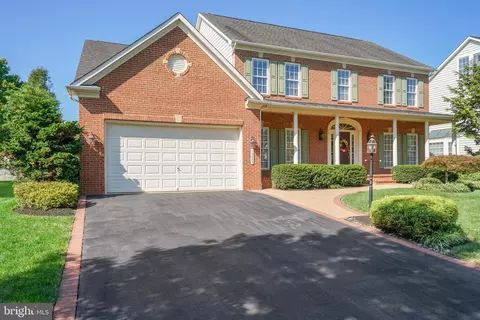 19099 Parallel Bluffs Ct, Leesburg, VA 20176