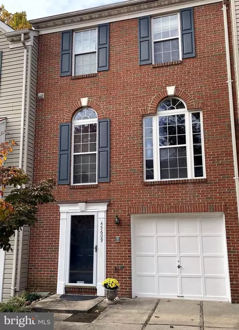 45609 Iron Horse Ter, Sterling, VA 20166