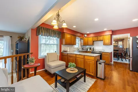 Kitchen - 6 Foxmore Ct, Sterling, VA 20165 photo 5 of 5