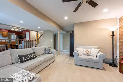 Living - 6 Foxmore Ct, Sterling, VA 20165 photo 10 of 10