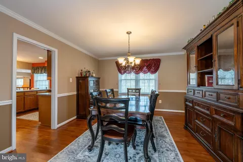 Dining - 6 Foxmore Ct, Sterling, VA 20165 photo 1 of 2