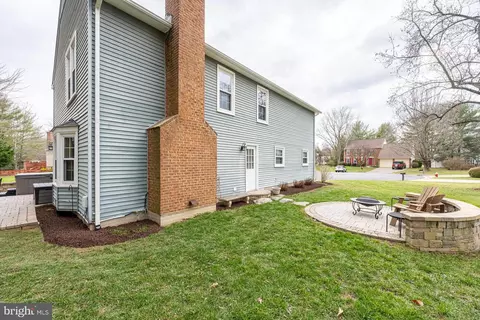 Exterior - 6 Foxmore Ct, Sterling, VA 20165 photo 8 of 10