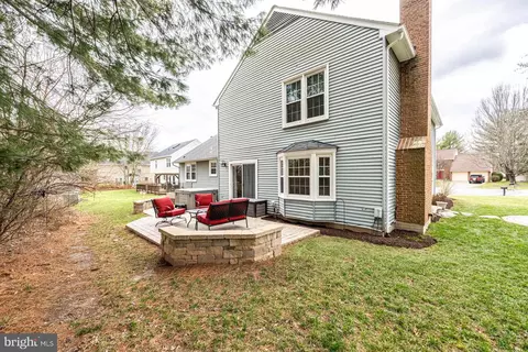 Exterior - 6 Foxmore Ct, Sterling, VA 20165 photo 7 of 10