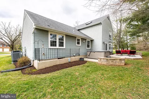 Exterior - 6 Foxmore Ct, Sterling, VA 20165 photo 10 of 10