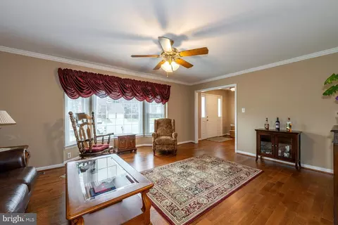 Living - 6 Foxmore Ct, Sterling, VA 20165 photo 4 of 10