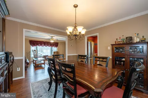 Dining - 6 Foxmore Ct, Sterling, VA 20165 photo 2 of 2