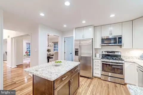 44236 Ginghamsburg Pl, Ashburn, VA 20147 photo 9
