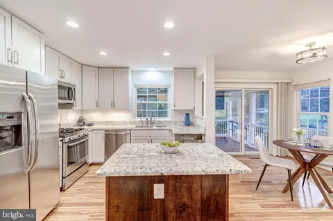 44236 Ginghamsburg Pl, Ashburn, VA 20147 photo 2