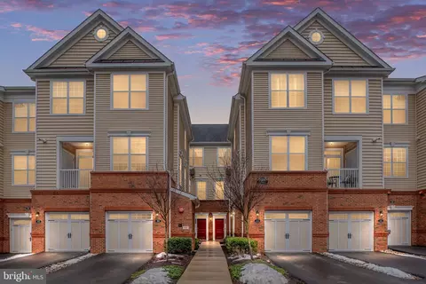 23230 Milltown Knoll Sq #112, Ashburn, VA 20148