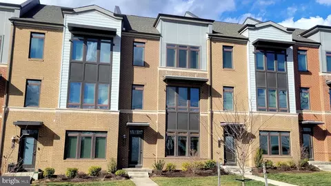 1616 Rocky Shale Ter SE, Leesburg, VA 20175