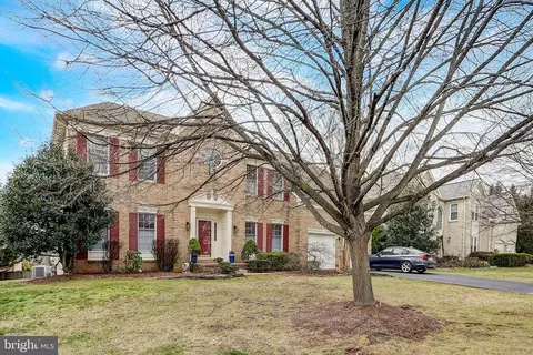 43755 Carson Ct, Ashburn, VA 20147