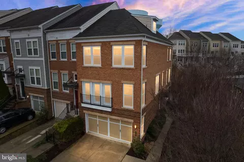 42653 Redeemer Ter, Ashburn, VA 20148