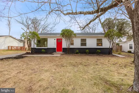 607 W Church Rd, Sterling, VA 20164