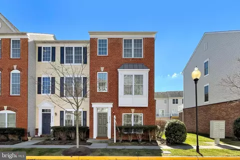 42915 Pamplin Ter, Chantilly, VA 20152