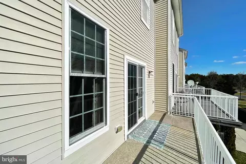 Exterior - 42915 Pamplin Ter, Chantilly, VA 20152 photo 3 of 5