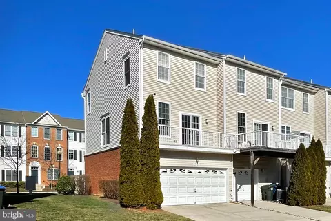Exterior - 42915 Pamplin Ter, Chantilly, VA 20152 photo 5 of 5