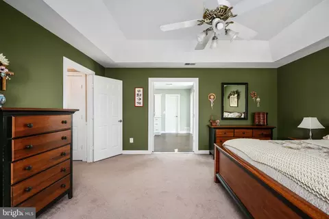 Bedroom - 43945 Tavern Dr, Ashburn, VA 20147 photo 4 of 8