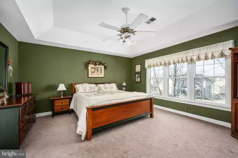 Bedroom - 43945 Tavern Dr, Ashburn, VA 20147 photo 2 of 8