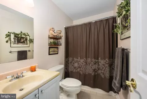 Bath - 43945 Tavern Dr, Ashburn, VA 20147 photo 7 of 7