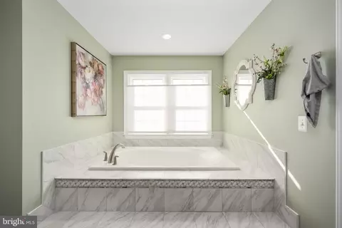 Bath - 43945 Tavern Dr, Ashburn, VA 20147 photo 5 of 7